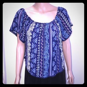 ‼️SALE‼️SUPER CUTE SUMMER TOP💙